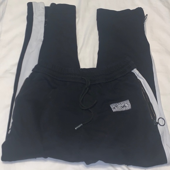 Stylish off white sweatpants - Picture 2 of 6